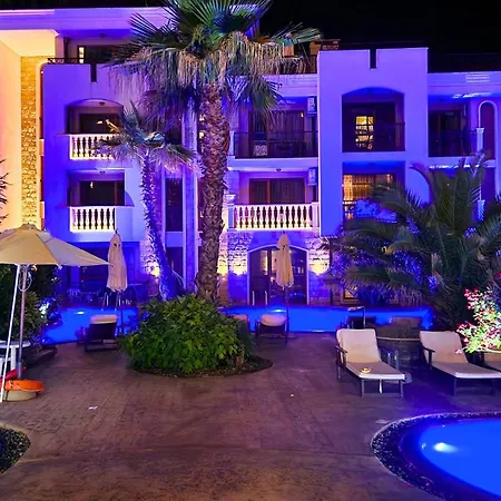 Attractive Studio-apartment In Sunny Cascadas Family Apartment