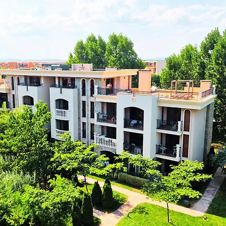 Attractive Studio-apartment In Sunny Cascadas Family Apartment Slantschew brjag